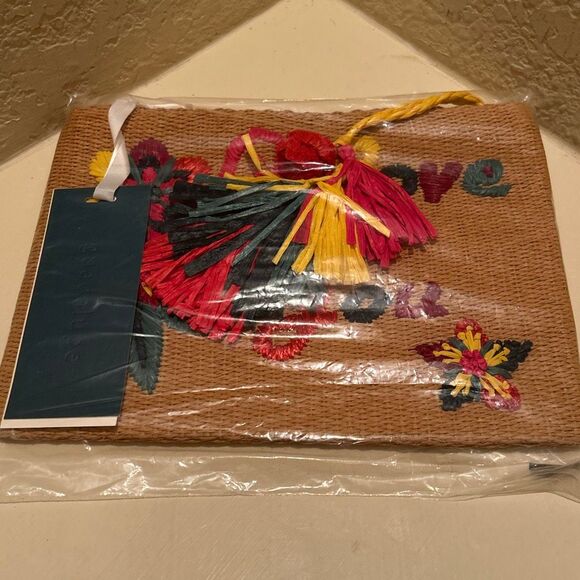 Guadalupe I Love You Embroidered Raffia Pouch Colorful Tip Top Clutch Beachy NWT - Picture 7 of 8